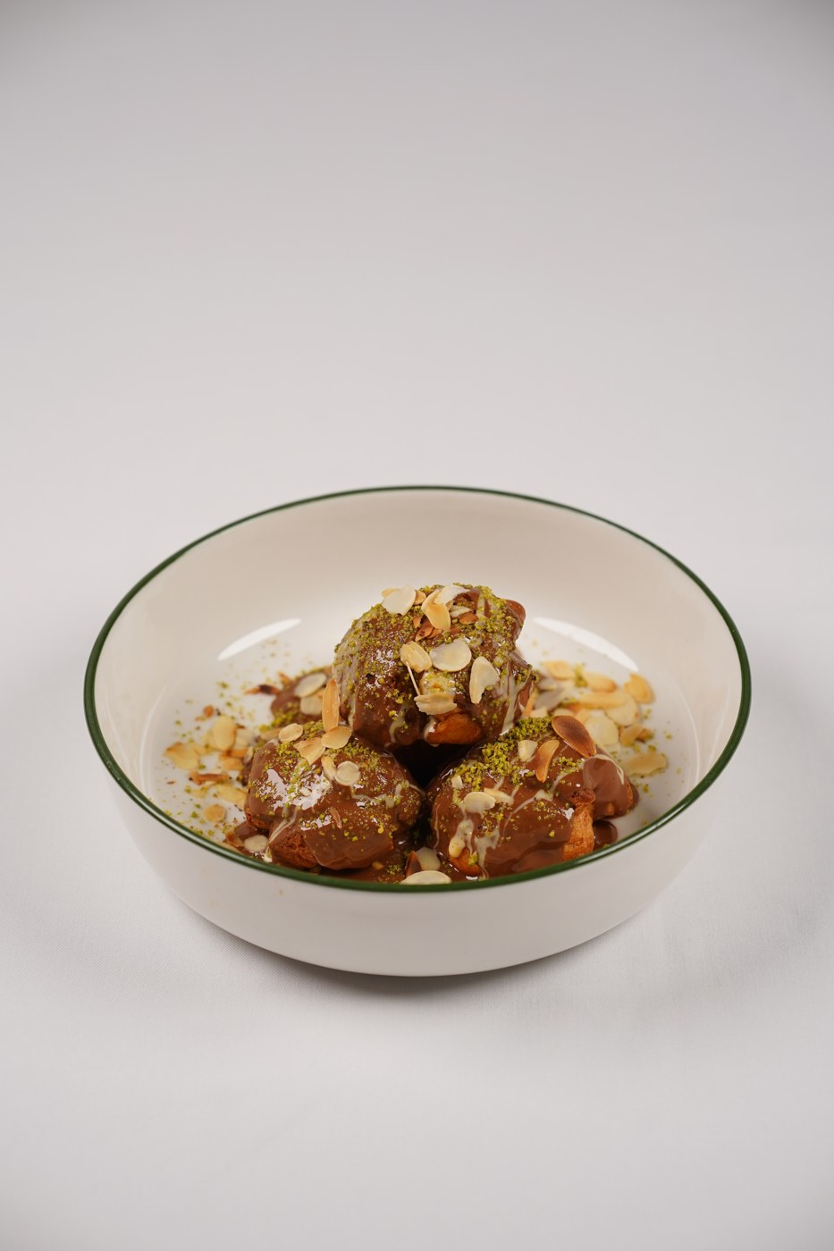 Crispy profiteroles